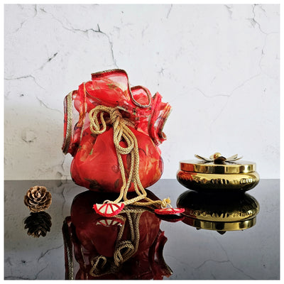 Diya with Lotus Lid - Gold with Gift Wrap (Red)