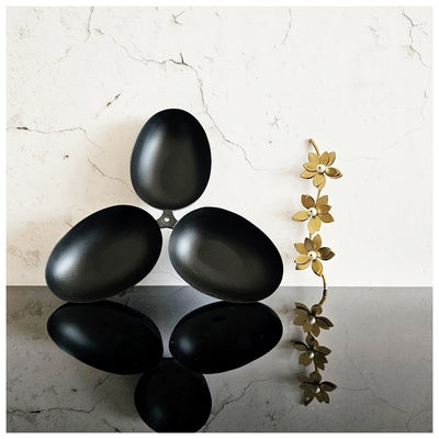 Luxe Gifting - Nut Bowl - Gold Leaf with Pearl - Black