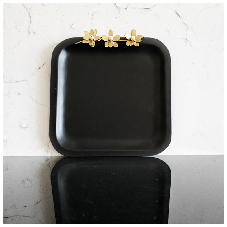 Luxe Gifting - Square Tray - Gold Leaf with Pearl - Black