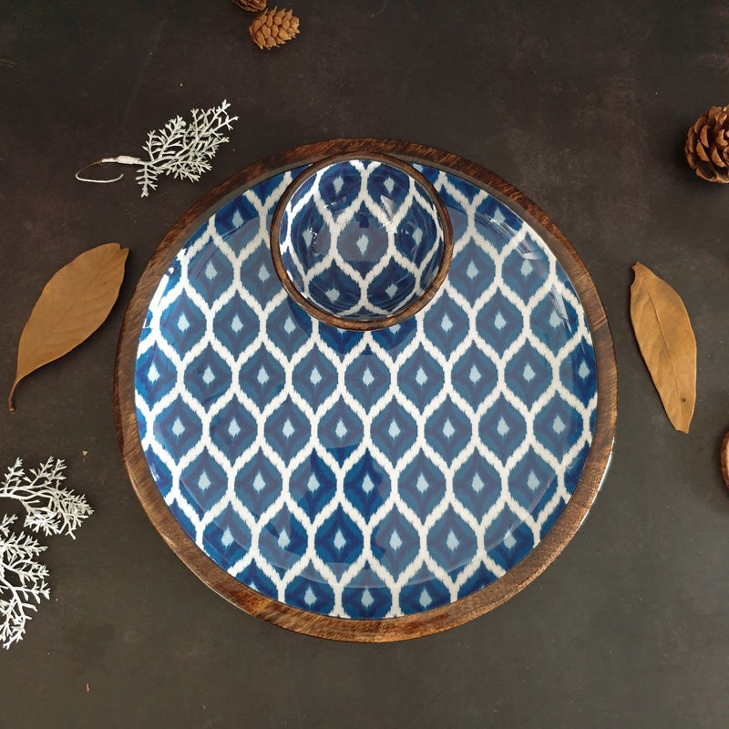 PLATTER - ROUND - BLUE & WHITE IKAT