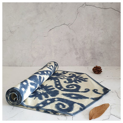 TABLE RUNNER IN COTTON - INDIGO IKAT