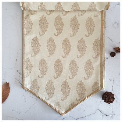 TABLE RUNNER IN COTTON - GOLD & WHITE PAISLEY