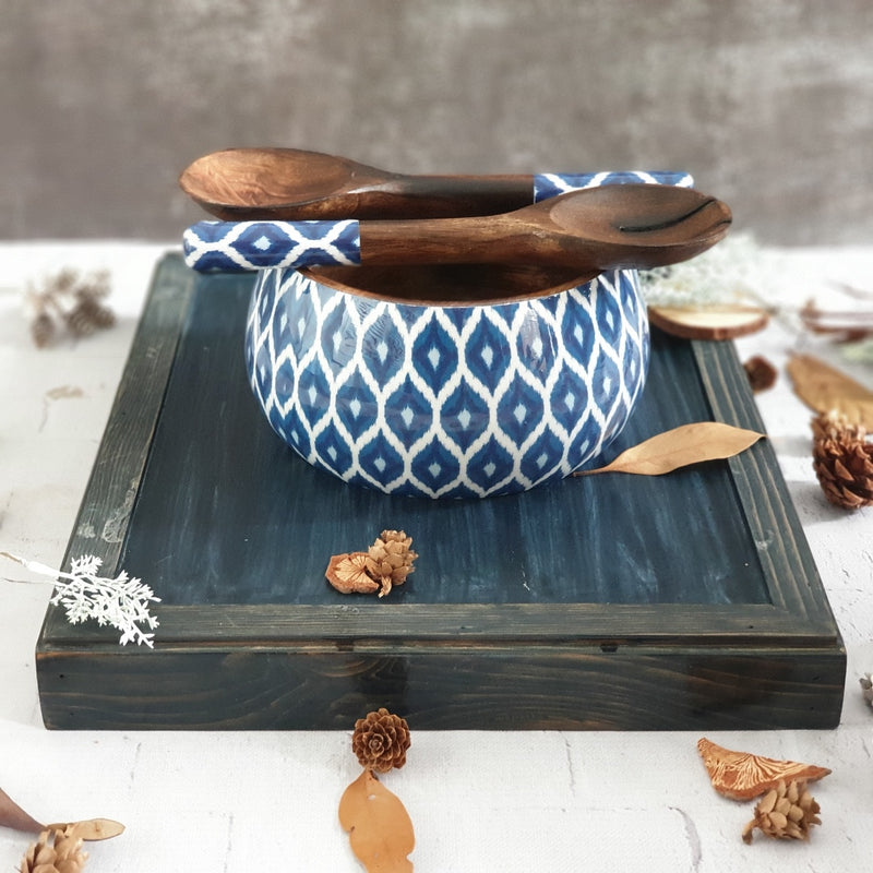 SALAD BOWL - MEDIUM - WOODEN SERVERS - BLUE & WHITE IKAT