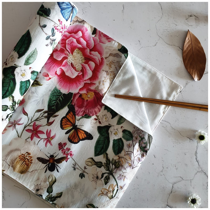 TABLE RUNNER IN DUPON SILK - ALICE IN WONDERLAND