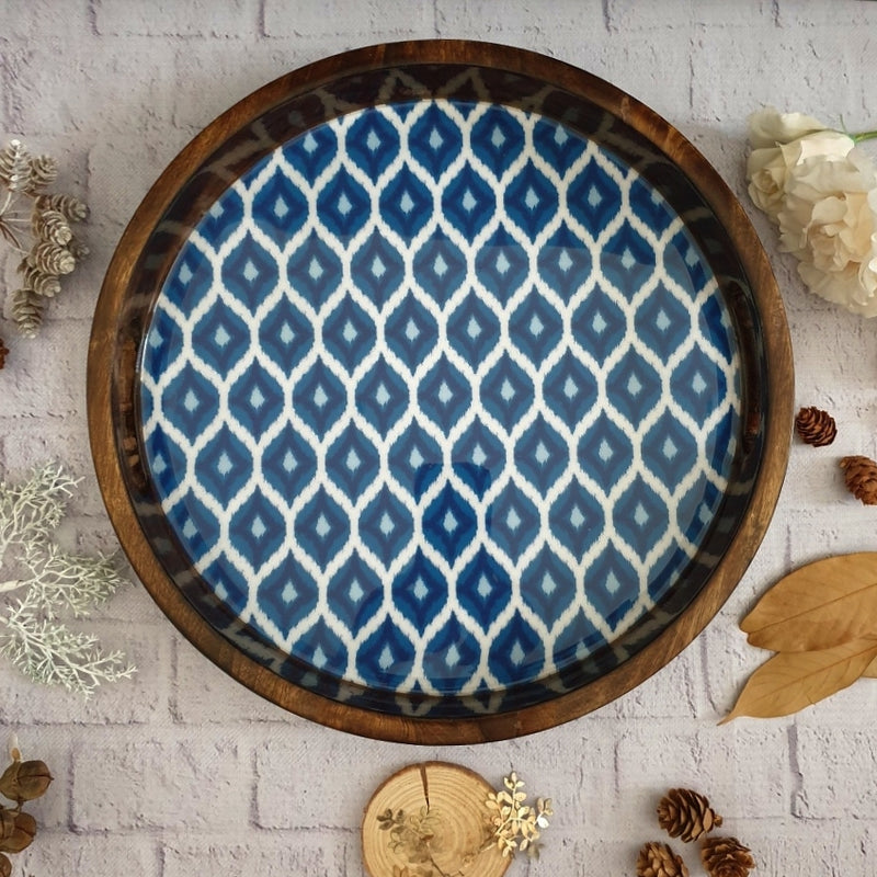 SERVING TRAY WITH HANDLE CUTS - ROUND - BLUE & WHITE IKAT