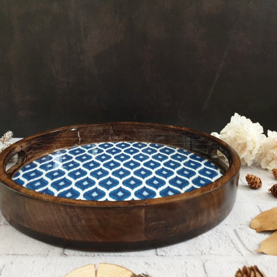 SERVING TRAY WITH HANDLE CUTS - ROUND - BLUE & WHITE IKAT