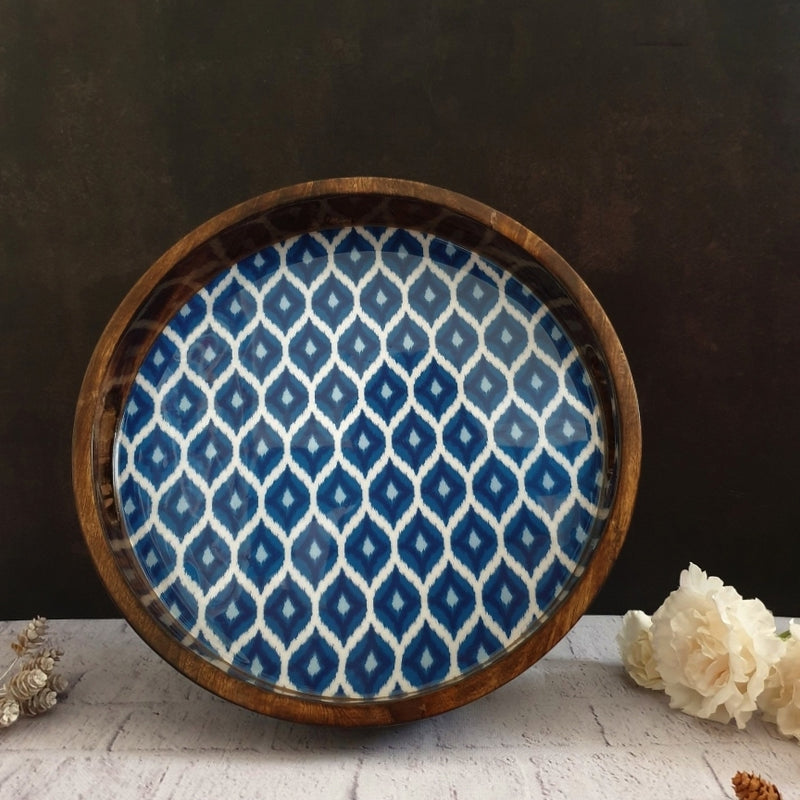 SERVING TRAY WITH HANDLE CUTS - ROUND - BLUE & WHITE IKAT