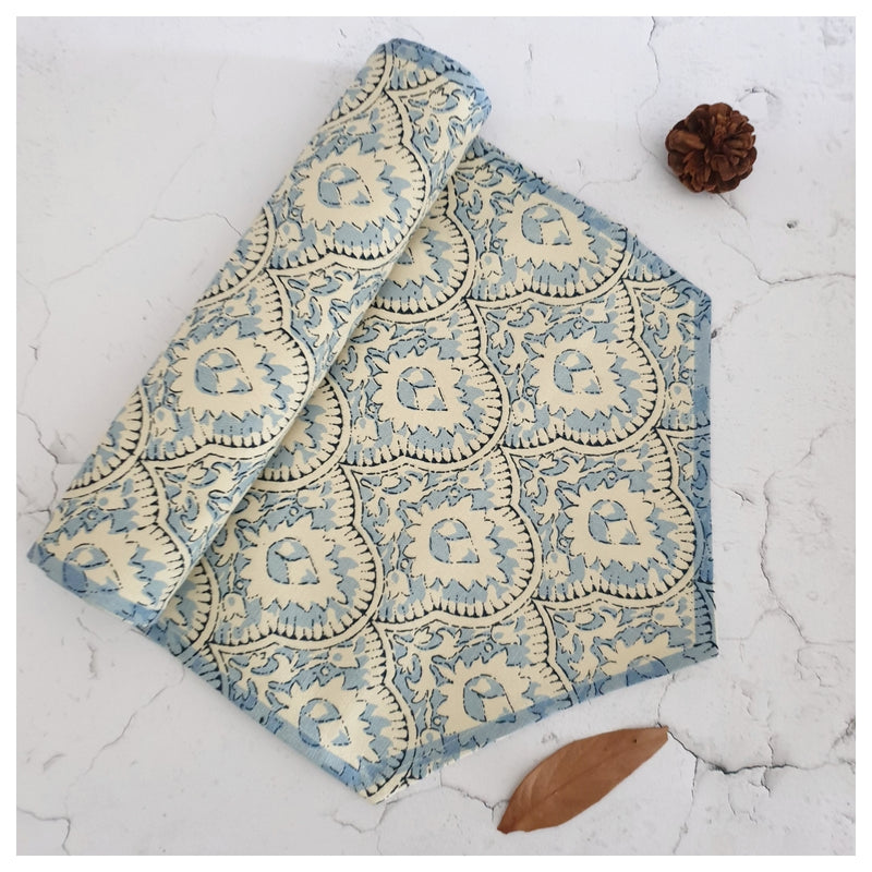TABLE RUNNER IN COTTON - MYKONOS BLUE