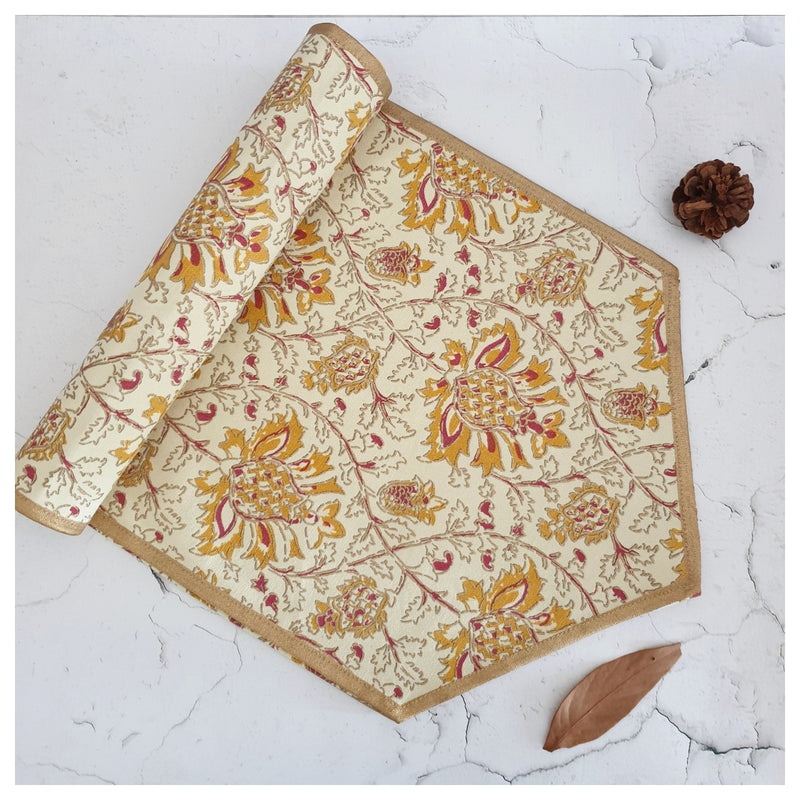 TABLE RUNNER IN COTTON - FLORAL ACORN