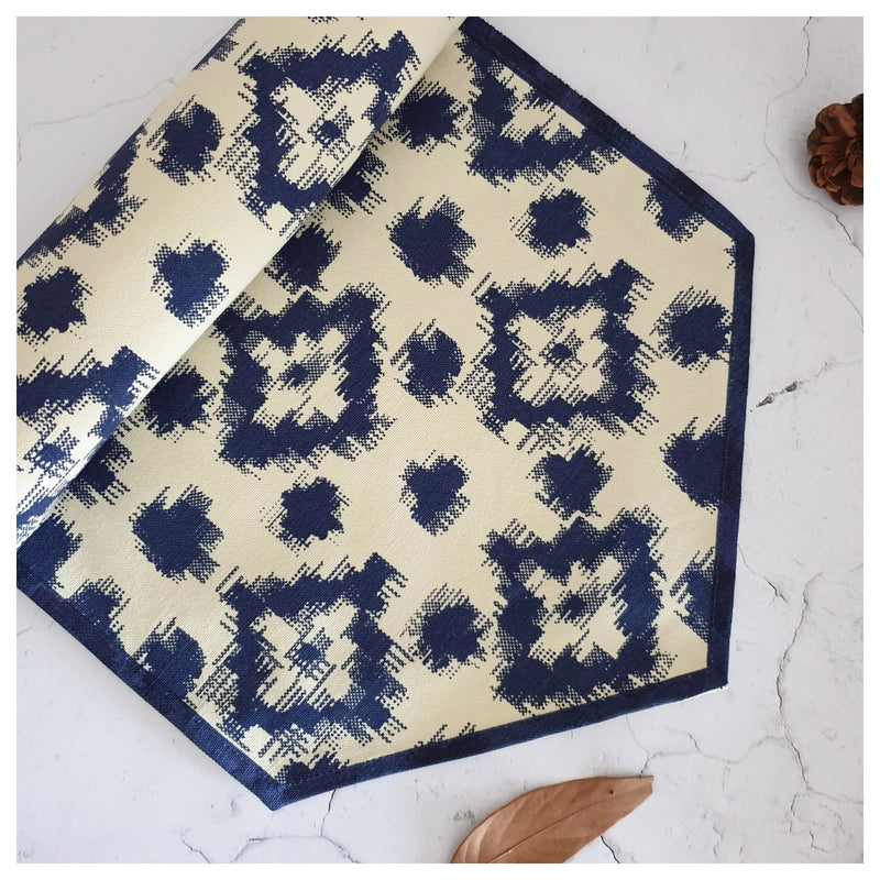 TABLE RUNNER IN COTTON - IKAT BLUE