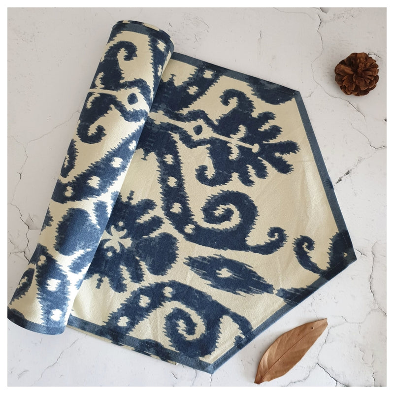 TABLE RUNNER IN COTTON - INDIGO IKAT